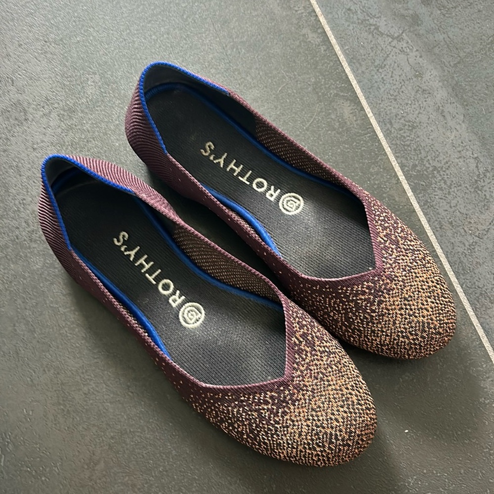 Rothys Flats Size 8 - image 1